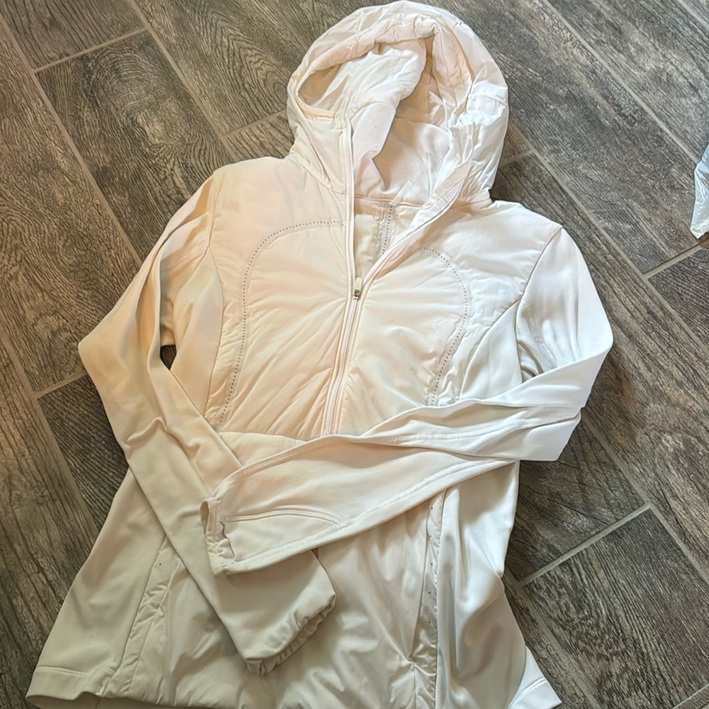 Lululemon size 6 quarter zip